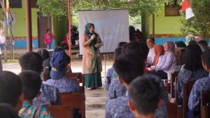 Siswa Siswi SMPN 2 Awayan Antusias Ikuti Sosialisasi Bahaya Narkoba