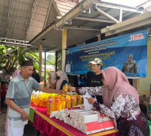 Disperindag Balangan Gelar Pasar Murah di Desa Gulinggang Laris Manis Diserbu Warga