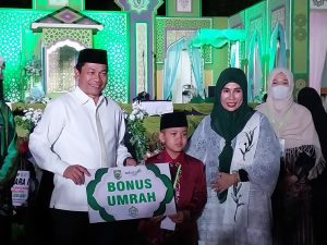 Beri Semangat dan Harapan Baru untuk Generasi Qurani, Bupati Balangan, Berikan Hadiah Bonus Umrah ke Salah Satu Pemenang MTQ