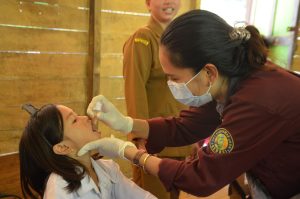 Puskesmas Uren Lakukan Imunisasi Polio Hingga Pelosok Halong