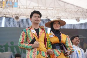 Lomba Fashion Show Sasirangan Menambah Semarak Festival Balangan 2024