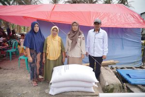 Bantuan Pangan untuk Korban Kebakaran di Desa Buntu Karau di Salurkan DKP3 Balangan