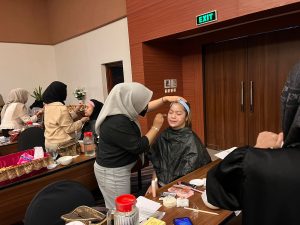 Tekan Pengangguran dan Dorong Usaha Mandiri, DKUKMTK Balangan Gelar Pelatihan Tata Rias