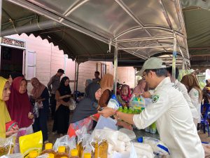 Meski Distribusi Terbatas, Warga Marias Serbu Pasar Murah Disperindag Balangan