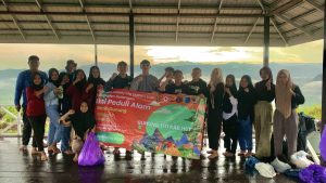 SMP Negeri 1 Juai Gelar Bersih Gunung dan Hiking and Camping Edukasi