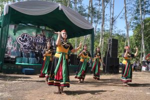 Pentas Seni dan Festival Ekraf Disporapar Balangan di Gelar di Wisata Maranting