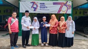 77 Siswa Madrasah Terima Beasiswa UPZ dari DWP Kemenag Balangan