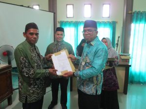 Reposisi Peran Penyuluh Agama: Analisis Kritis atas Penyerahan SK PPNPN di Kemenag Balangan