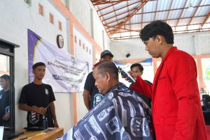 DKUKMTK Balangan dan Ad-Diwani Group Gelar Pelatihan Barbershop untuk Pemberdayaan Ekonomi Lokal