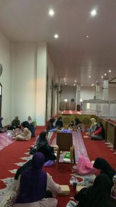 Masjid Al-Akbar Balangan Sediakan 200 Porsi Takjil Setiap Hari Selama Ramadan