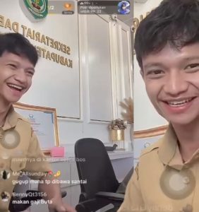 Viral Pegawai Honorer Asyik Main Game di Meja Resepsionis, Pemkab Balangan Langsung Ambil Tindakan