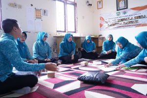 DP3A P2KB PMD Balangan Tingkatkan Kapabilitas Tim Peningkatan Kualitas Keluarga di Desa Lamida Bawah