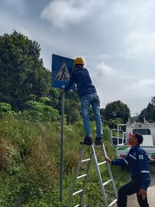 Dishub Balangan Inventarisasi dan Bersihkan Rambu Lalin demi Keselamatan Pengguna Jalan