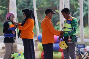 Disporapar Balangan Latih Pokdarwis Hadapi Situasi Darurat Wisata Air