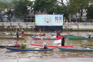 Balangan Tampilkan Budaya Khas di Festival Budaya Pasar Terapung 2025