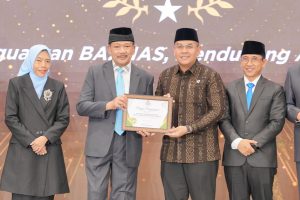 Wamen ATR/BPN Ossy Dermawan Raih Baznas Award 2025