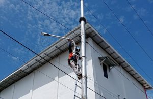 Dishub Balangan Perluas Program Balangan Terang Lewat Pemasangan PJU Baru