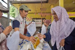 Pasar Murah ke-75 Disperindag Balangan Diserbu Warga Bihara Hilir