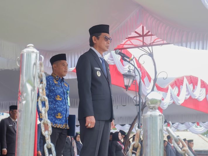 Wabup Akhmad Fauzi Pimpin Upacara Hari Pahlawan