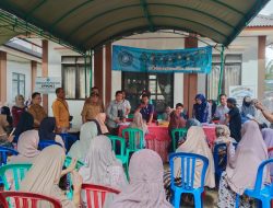 Dinsos Balangan Pantau Langsung Penyaluran BLTS di Awayan