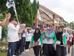 Disdikbud dan PGRI Balangan Gelar Jalan Sehat Peringati HUT PGRI ke-80 dan Hari Guru Nasional