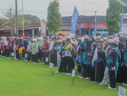 Ribuan Guru Meriahkan Jalan Sehat HUT PGRI & HGN 2025