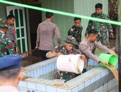 Sinergi TNI–Polri Bersihkan Fasilitas Umum Pascabanjir di Tebbing Tinggi