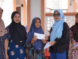 Kebakaran di Desa Galumbang, GOW Salurkan Bantuan