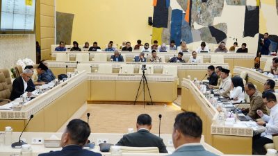 Nusron Wahid memaparkan progres revisi RTR Sumatera dalam rapat Komisi II DPR RI di Gedung Nusantara Jakarta.