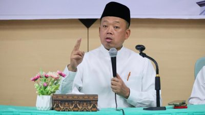 Menteri Nusron saat pertemuan dengan organisasi keagamaan.