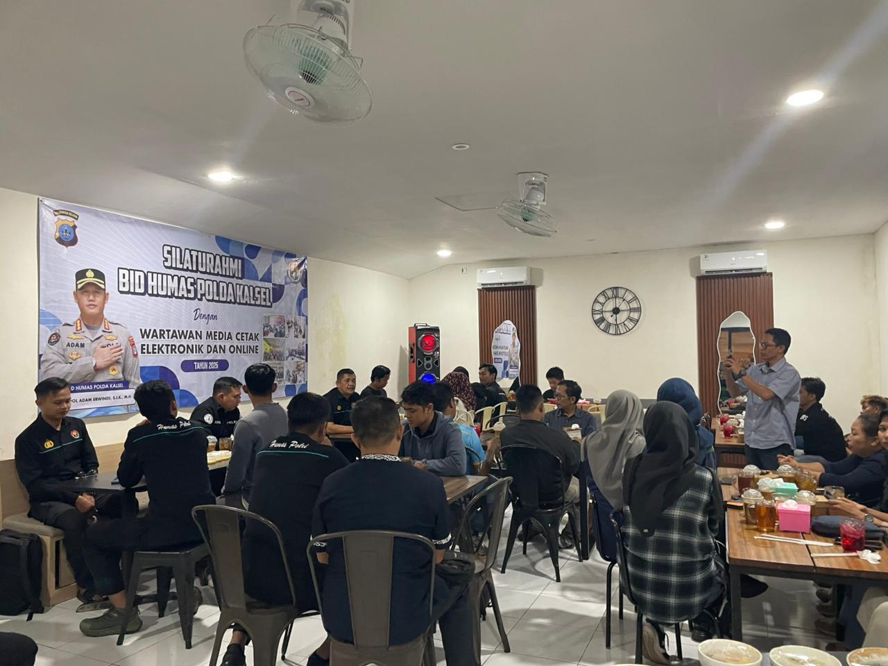 Kegiatan silaturahmi Polda Kalsel bersama media.