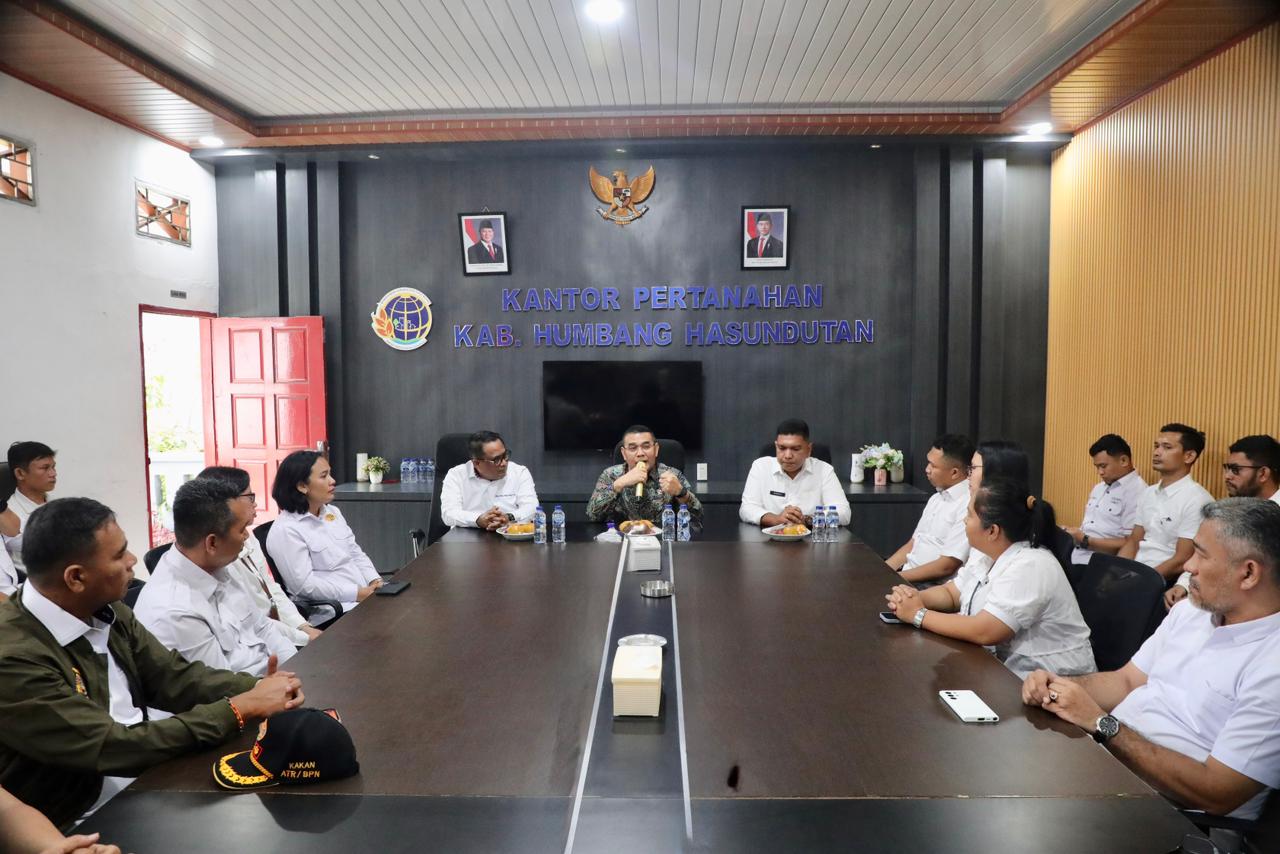 Wamen Ossy kunjungi Kantah Humbang Hasundutan