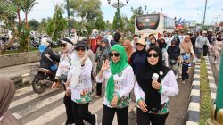 Jalan Santai Meriahkan HUT ke-23 Balangan, Sri Huriyati Ajak Masyarakat Hidup Sehat dan Kompak