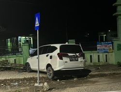 Mobil Ringsek Tabrak Pagar MTsN 2 Balangan, Sopir Menghilang Misterius