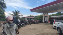 Harga Pertamax Naik, Antrean Pertalite Mengular di SPBU Minduin Balangan