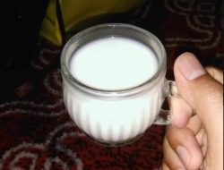 Tradisi Minum Susu Putih Warnai Malam 1 Muharram di Balangan