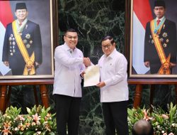 Wamen ATR Serahkan 499 Sertipikat Aset Pemprov DKI Jakarta Resmi