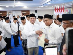 Menteri ATR Serahkan 243 Sertipikat Tanah Wakaf di Jawa Tengah