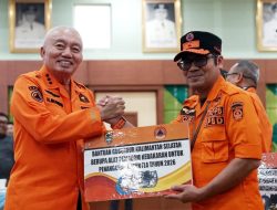 Gubernur Kalsel Serahkan Bantuan Peralatan Karhutla untuk BPBD Balangan