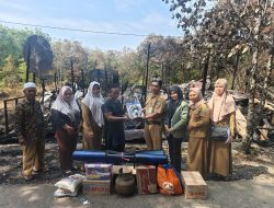 BPBD Balangan Salurkan Bantuan Logistik Korban Kebakaran Desa Teluk Mesjid