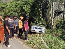 Toyota Kijang Berpelat KT Terperosok di Ju’uh, Pengemudi Selamat