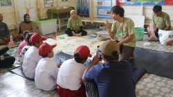 Gandeng Tim Pengabdian UM, Bocah Meratus di SD Kecil Raranum Kini Mahir “Menyulap” Air Keruh Pasca-Banjir