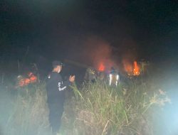 Polres Balangan Gerak Cepat Padamkan Karhutla di Dua Lokasi