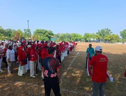 PGRI Juai Semarakkan HUT ke-81 RI dengan Jalan Sehat