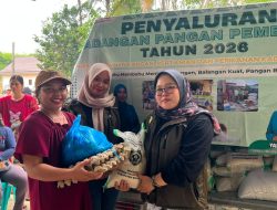 Pemkab Balangan Salurkan Bantuan Pangan untuk Warga Mamigang