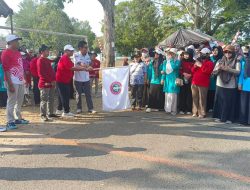 PGRI Halong Semarakkan HUT ke-81 RI dengan Jalan Sehat Berhadiah