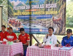 Disporapar Balangan Bekali Pokdarwis Kemampuan Dasar Penyelamatan Wisatawan