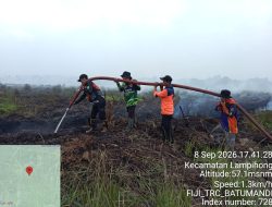 Karhutla di Batumandi Meluas, Petugas Gabungan Berjibaku Padamkan Api