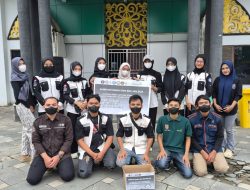 Hima Ilkom Universitas Sapta Mandiri Bergerak Bagikan Masker ke Warga