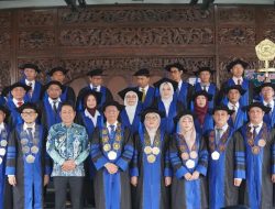 Bupati Balangan Terima Penghargaan Poliban atas Komitmen Program 1000 Sarjana